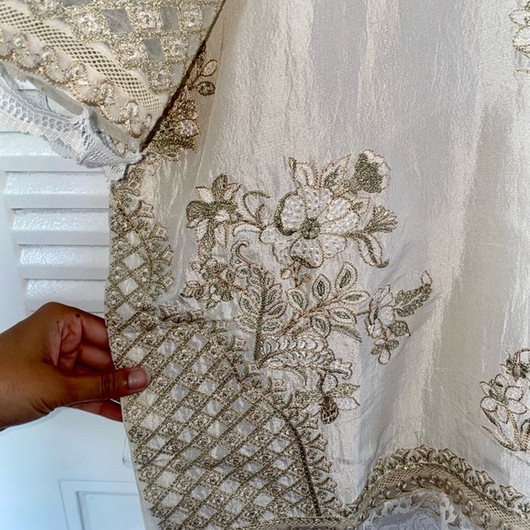 Elan Women’s Kurta - Picture 4 of 5